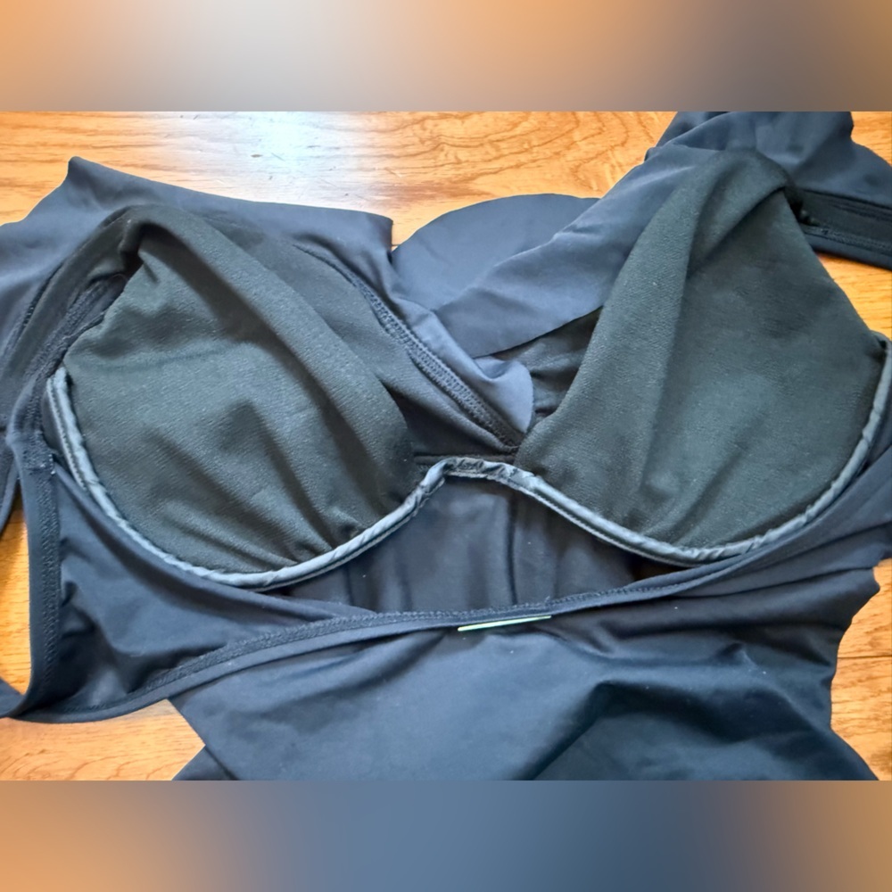 Lauren Ralph Lauren Ruffled Underwire One Piece Swimsuit - Picture 3 of 4